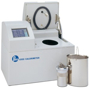Calorímetro de camisa compensada - 6100
